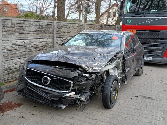 Volvo V60 cena 59900 przebieg: 20500, rok produkcji 2023 z Wrocław małe 781